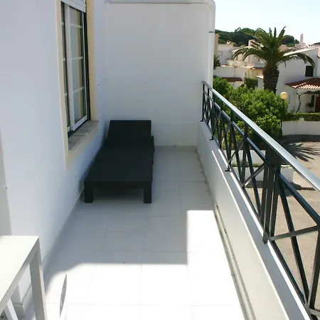 T2 Roja Pe Apartment *