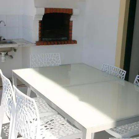 Apartment T2 Roja Pe